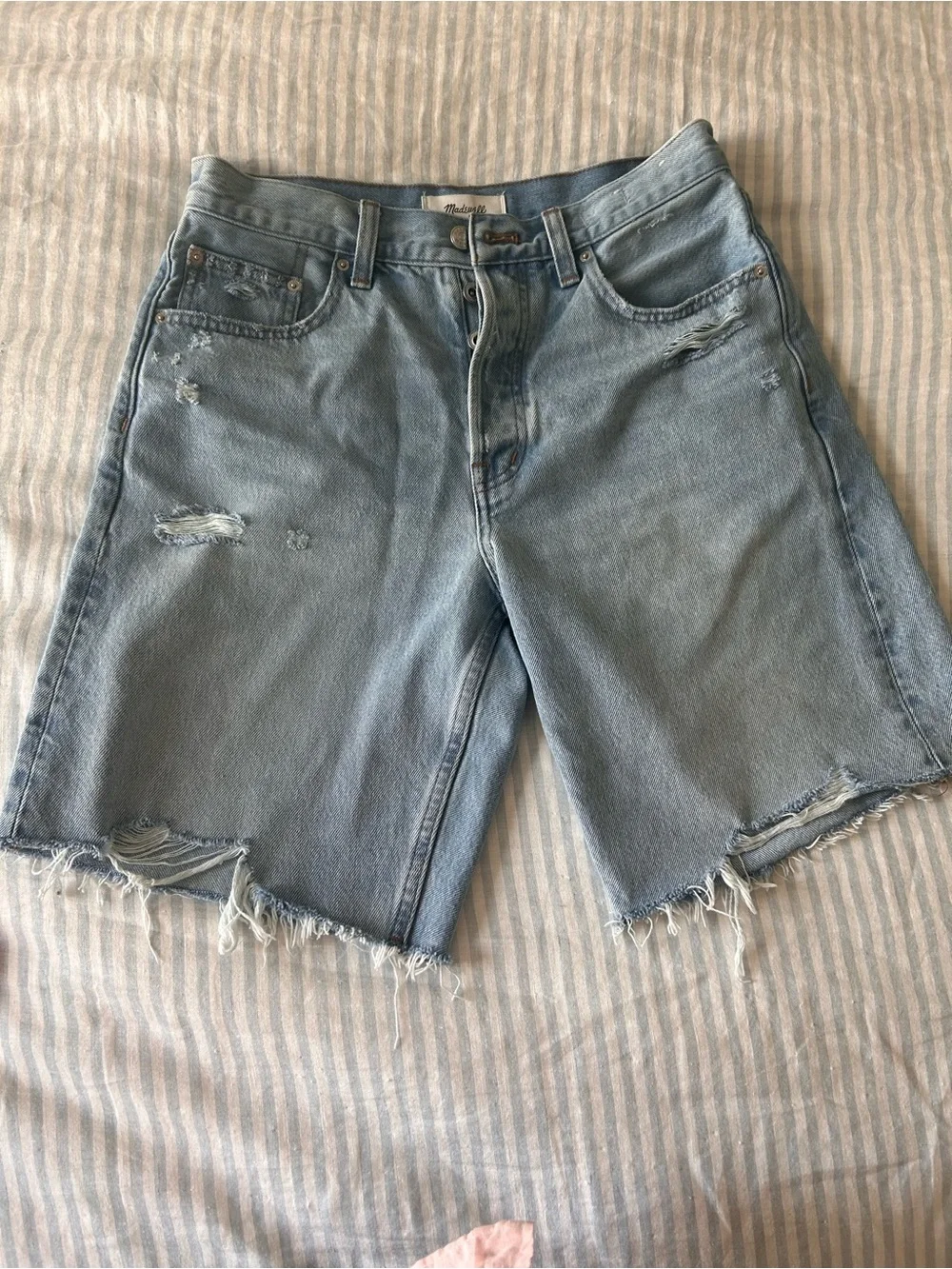 Madewell Essex Baggy Long Cutoff Denim Shorts. EUC